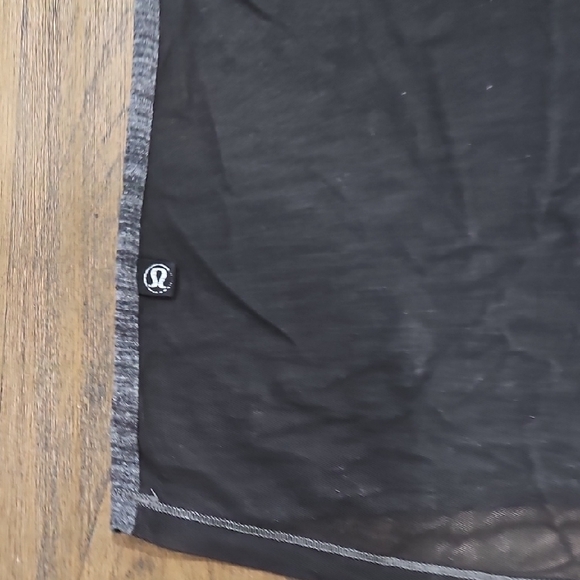 Lululemon Athletica Heathered Black Short Sleeve Tee - Picture 3 of 3